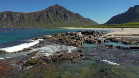 Playa-De-Las-Islas-Lofoten-Es-Un-Archipiélago-En-El-Condado-De-Nordland,-Noruega.