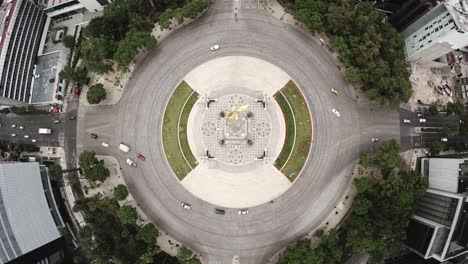 Zenith-view-of-a-roundabout-in-Mexico-city