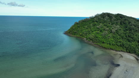 Vistas-Al-Paseo-Marítimo-Kulki-De-La-Selva-Tropical-En-Cabo-Tribulación,-Australia