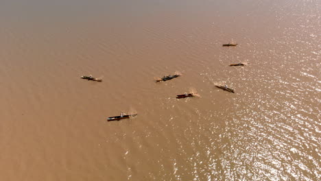 DRONE:-REVEAL-SHOT-OF-FISHERMAN-IN-PATZCUARO-LAKE