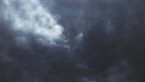 4K-Thunderstorm-and-wall-cloud-passing-overhead-at-night