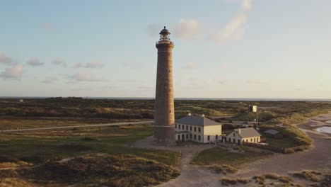 faro de skagen en la costa de skagen en dinamarca