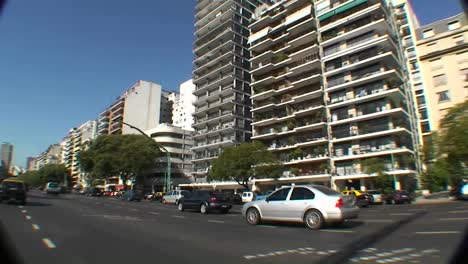 Buenos-Aires-Argentina-Tráfico-Desde-Vehículo-Con-Pov-Desde-Taxi