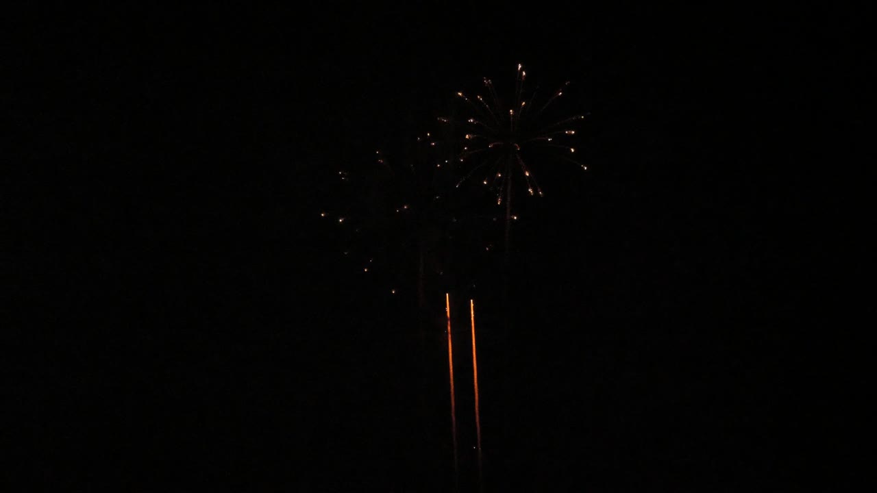 fuegos artificiales, cámara lenta de color naranja