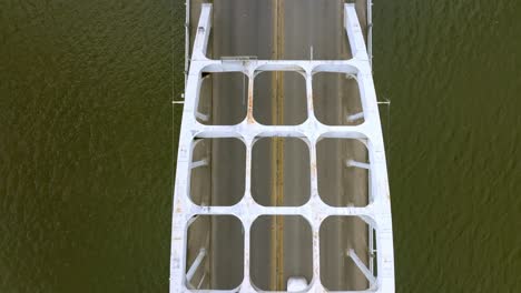 Edmund-Pettus-Bridge-in-Selma,-Alabama-with-drone-video-moving-up