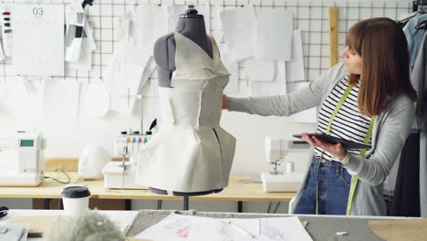 diseñador de moda en el trabajo