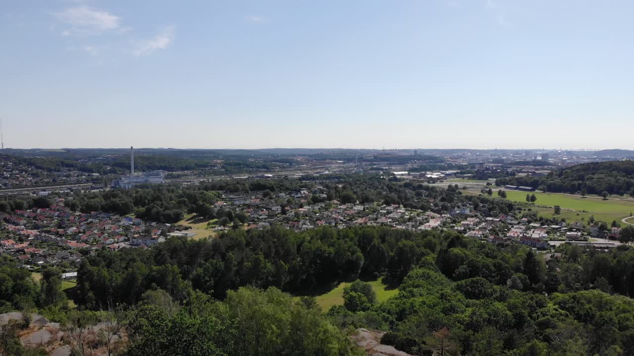 여름철 스웨덴 예테보리에 있는 우트비 지역의 공중 촬영