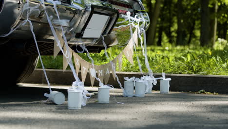 Side-view-of-decorated-car