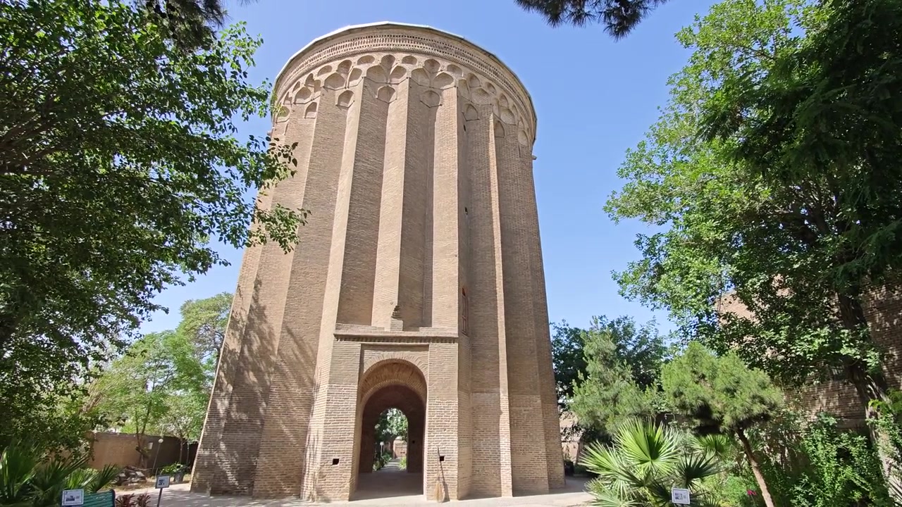 Torre di Toghrol a Rey, Iran