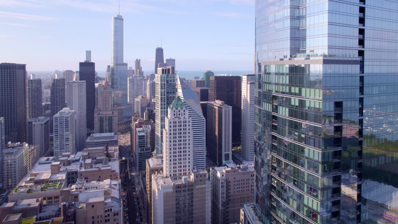 Take a virtual tour of Chicago's iconic landmarks and skyline with mesmerizing drone visuals.