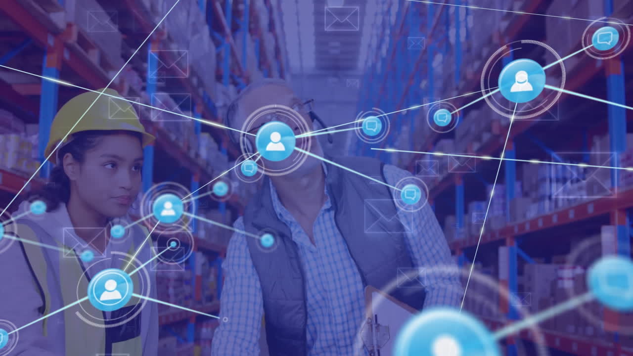animación de iconos digitales sobre diversos supervisores masculinos y trabajadoras discutiendo en el almacén.