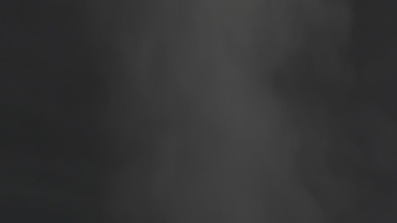 색 연기가 위로 올라갑니다.