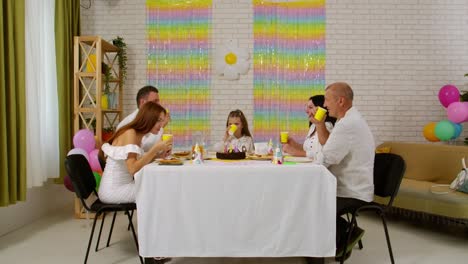 cena de cumpleaños familiar