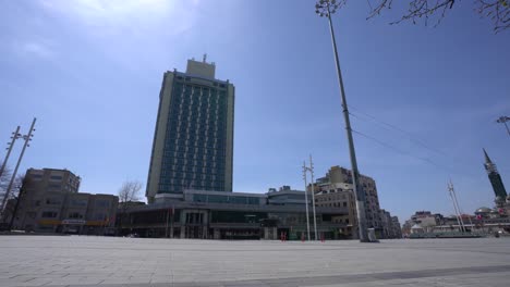 taksim square, no people, covid-19 pandemic curfew