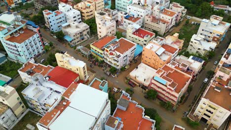tiendas del distrito residencial y techos abiertos de naranja de tiruchirappalli, ciudad que establece una visión aérea