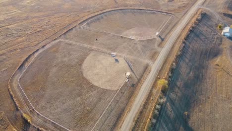 Antiguo-Campo-De-Béisbol-En-El-País-Cerca-De-Alberta,-Canadá