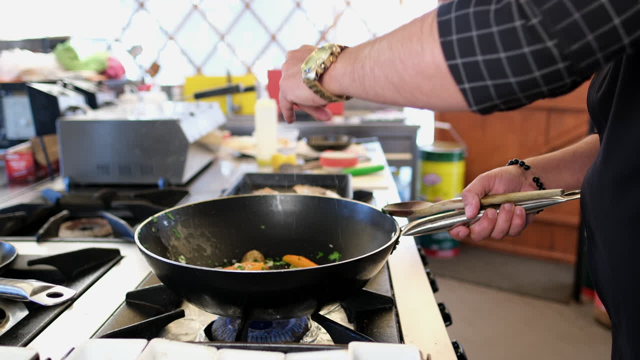 Mastering the Toss: Bringing Fresh Ingredients to Life