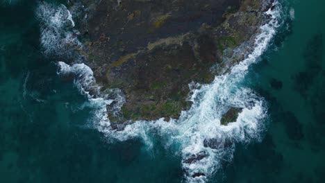 Seaside-Rock-Shelf-Cliff-Beach-Bay-Sea-Coast-In-New-South-Wales,-Queensland-Und-Victoria,-Australien