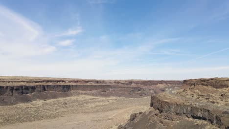 An-aerial-shot-of-the-desert-at-Frenchman-Coulee,-Washington-State,-USA