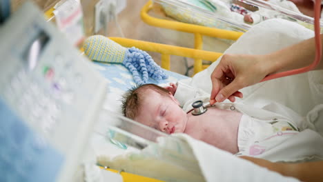 hospital newborn examination