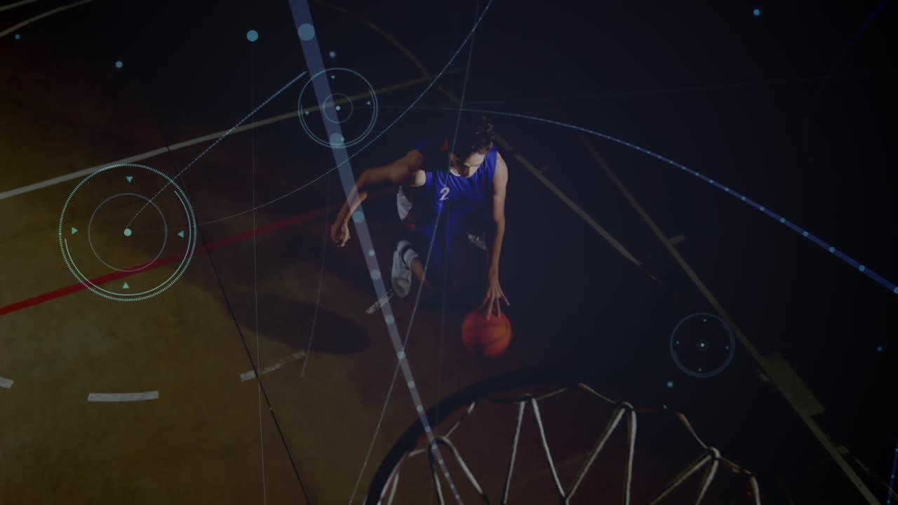 animación de redes de conexiones sobre jugador de baloncesto masculino biracial en el gimnasio