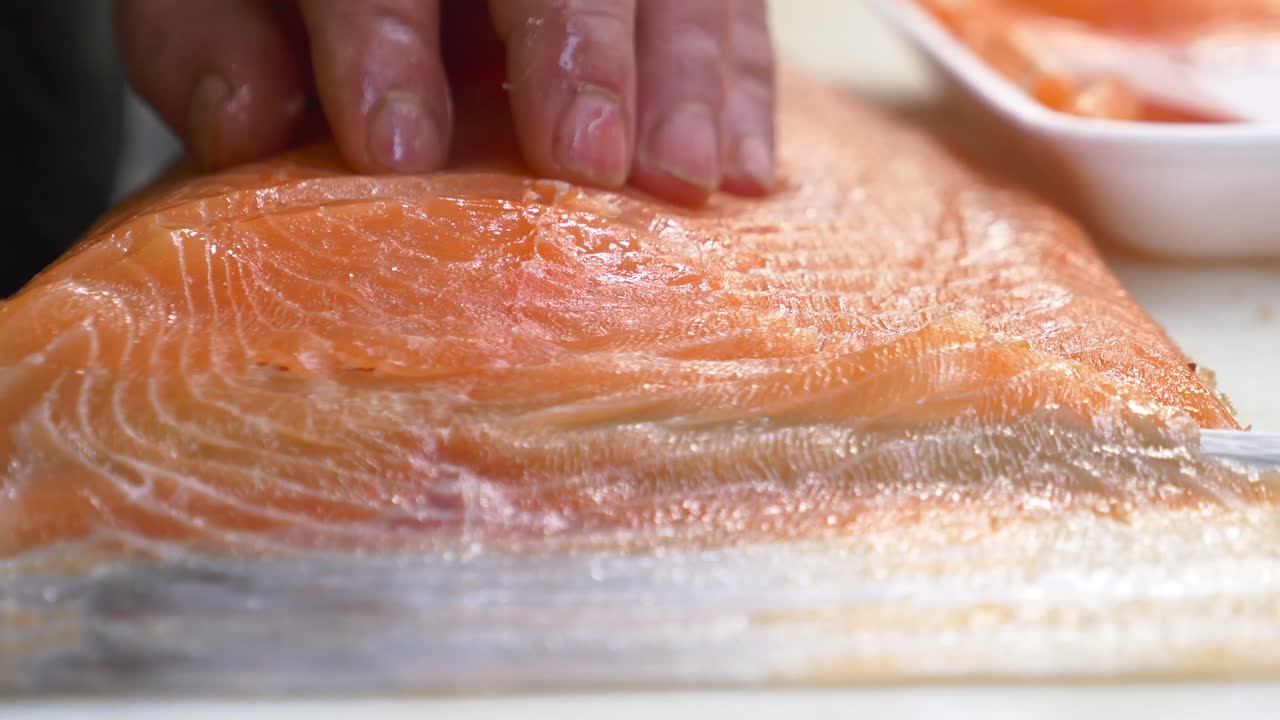 preparación de salmón fresco