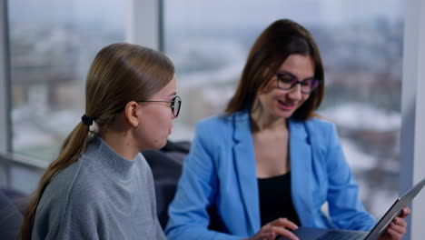mujeres empresarias colaboradoras