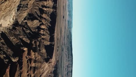 Tiro-Vertical-Aéreo-Del-Cañón-Del-Río-Fish-En-Namibia,-África