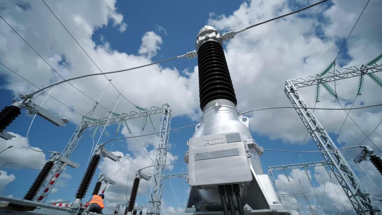 전기 엔지니어 (전자 엔지니어) - 전기 전력 전망대, 전기 건설 및 유지보수 서비스, 전기 전송 인프라, 최고 전압 전송