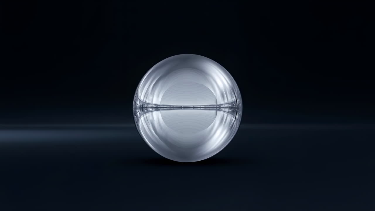 Futuristisk sølvkapsel på en reflekterende mørk overflate