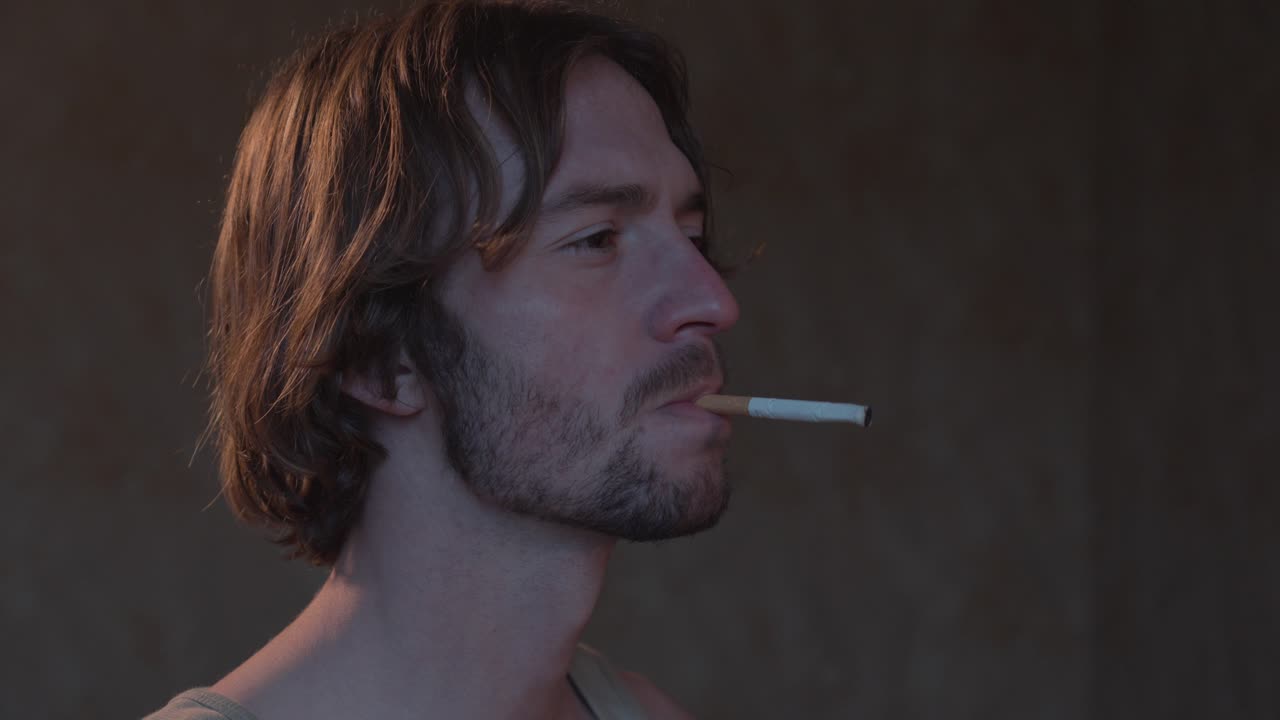 담배를 피우는 남자