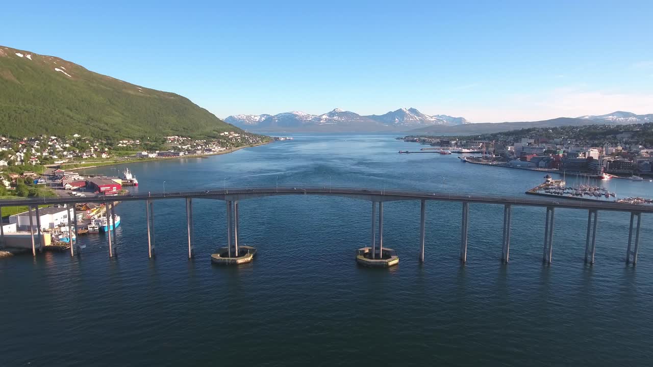 노르웨이의 트롬소 (tromso) 는 인구 5만 명이 넘는 세계에서 가장 북쪽에 있는 도시로 여겨진다.