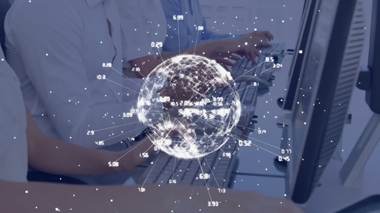 컴퓨터를 사용하는 다양한 비즈니스 사람들 위의 데이터 처리 및 지구의 애니메이션