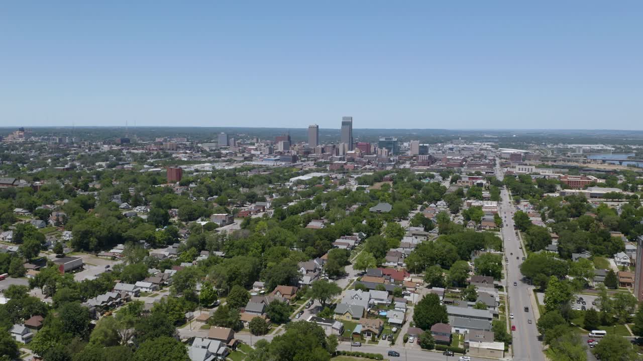 Volando via dal centro di Omaha, Nebraska