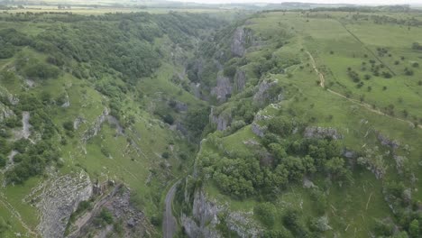 desfiladero de cheddar desde el aire, un vistazo al desfiladero tomado desde el extremo del cedro