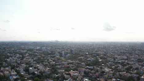 Niebla-Vista-Aérea-De-La-Ciudad-De-Chennai,-India