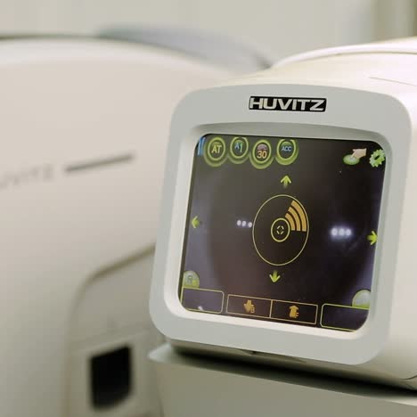 huvitz eye examination machine