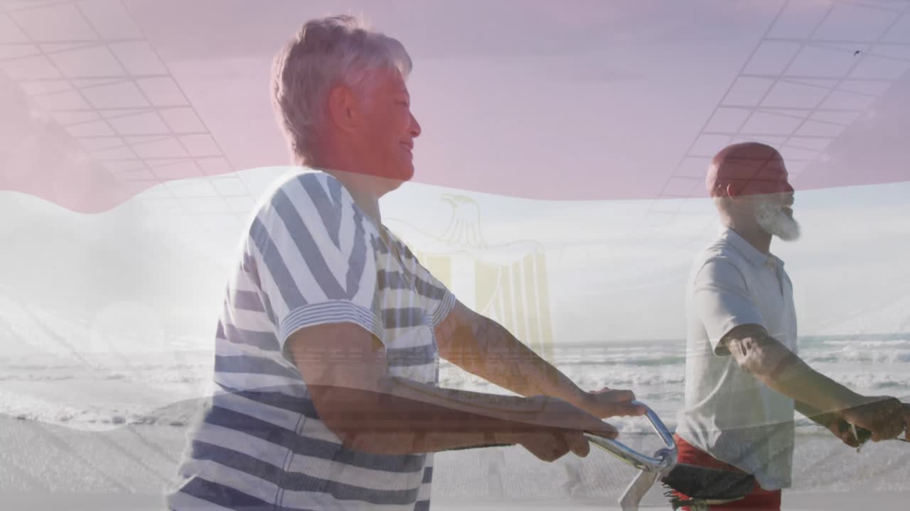 이집트의 발이 자전거를 타고 있는 행복한 이중 인종 부부 위에 있는 애니메이션