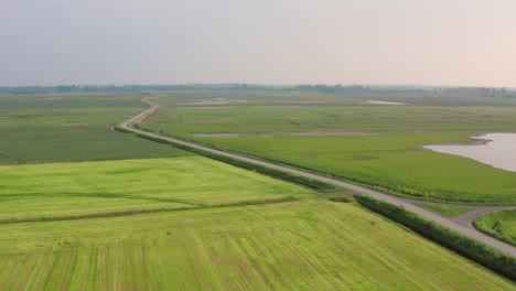 Zona-De-Agricultura-Rural-Durante-La-Primavera-En-Middelburg,-Países-Bajos