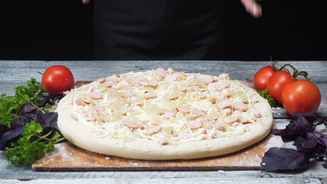 맛있는 피자를 만들고