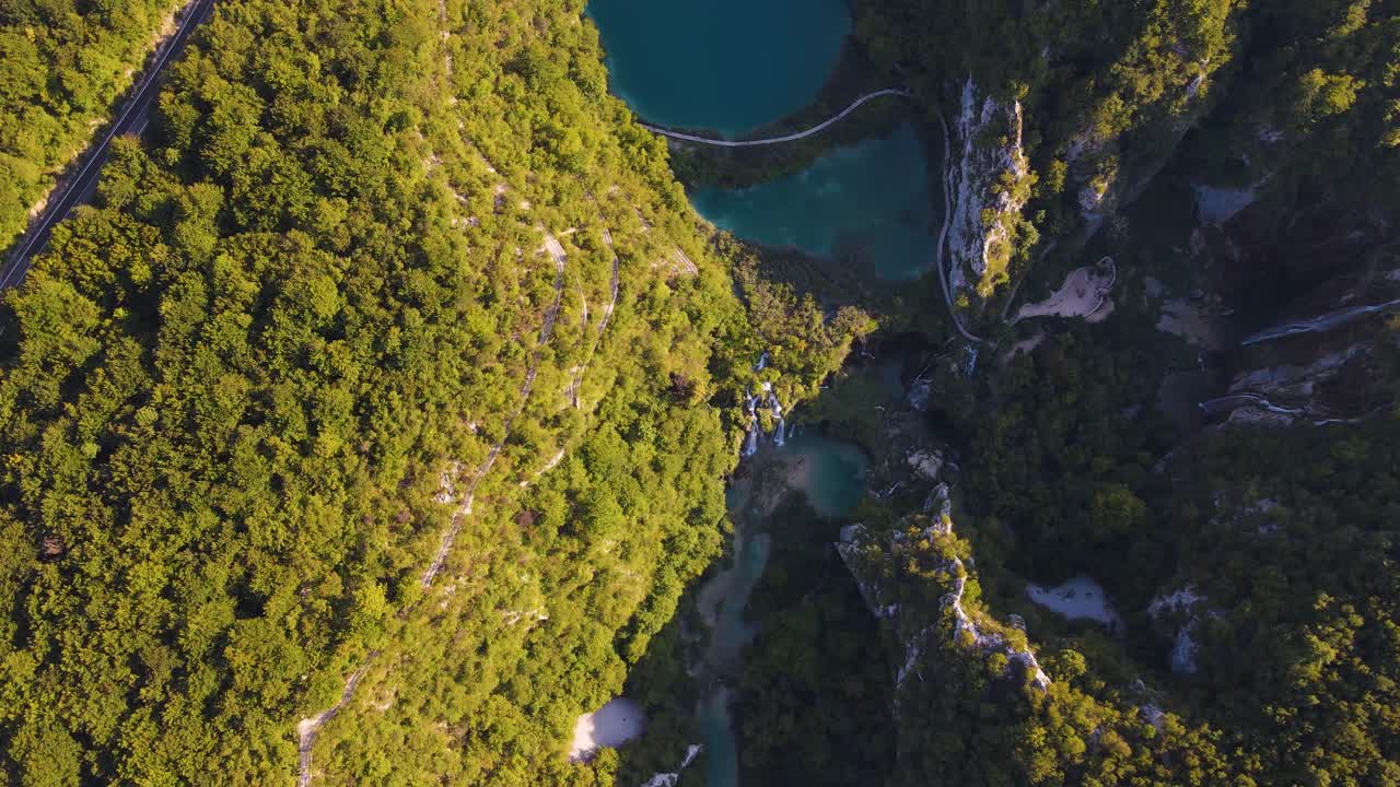 drone aéreo del parque nacional de plitvice croacia 4.mp4