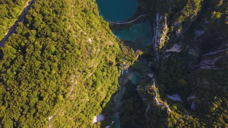 Drone-Aéreo-Del-Parque-Nacional-De-Plitvice-Croacia-4.mp4