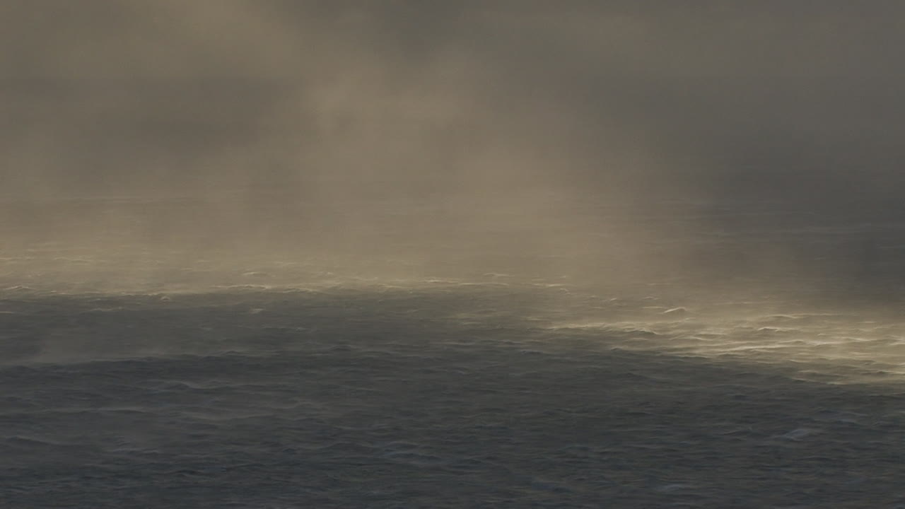 만의 바다 폭풍 해일