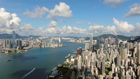 Vista-Aérea-Del-Horizonte-De-La-Bahía-De-Hong-Kong-En-Un-Hermoso-Día