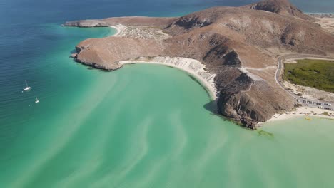 Aerial:-tropical-Mexican-coastal-bay-and-sailboats-at-Espiritu-Santo-Island,-Baja-California-Sur