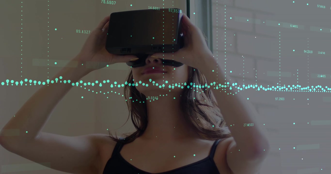 Animace zpracování finančních dat přes bělošskou ženu s VR headsetem.