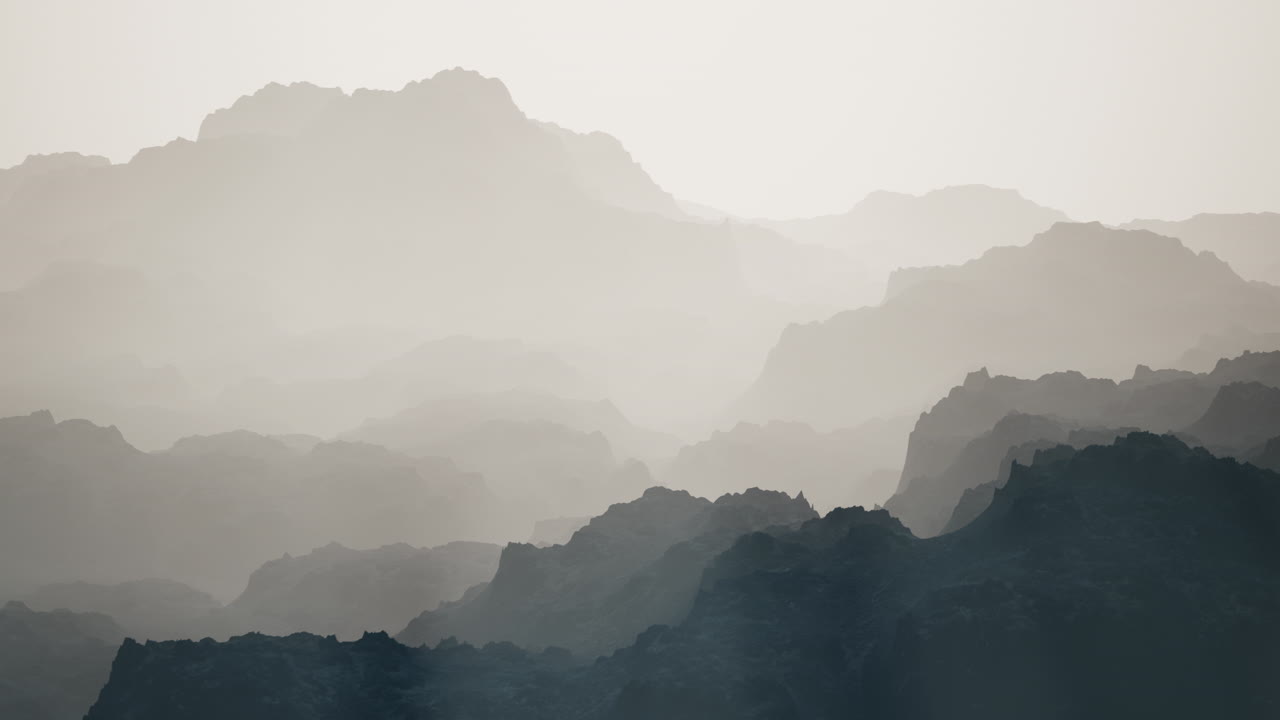 바위산 계곡의 안개