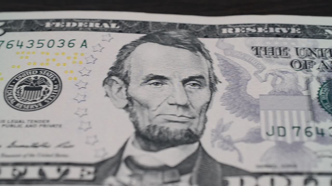 Banconota da cinque dollari. Banconota degli Stati Uniti.