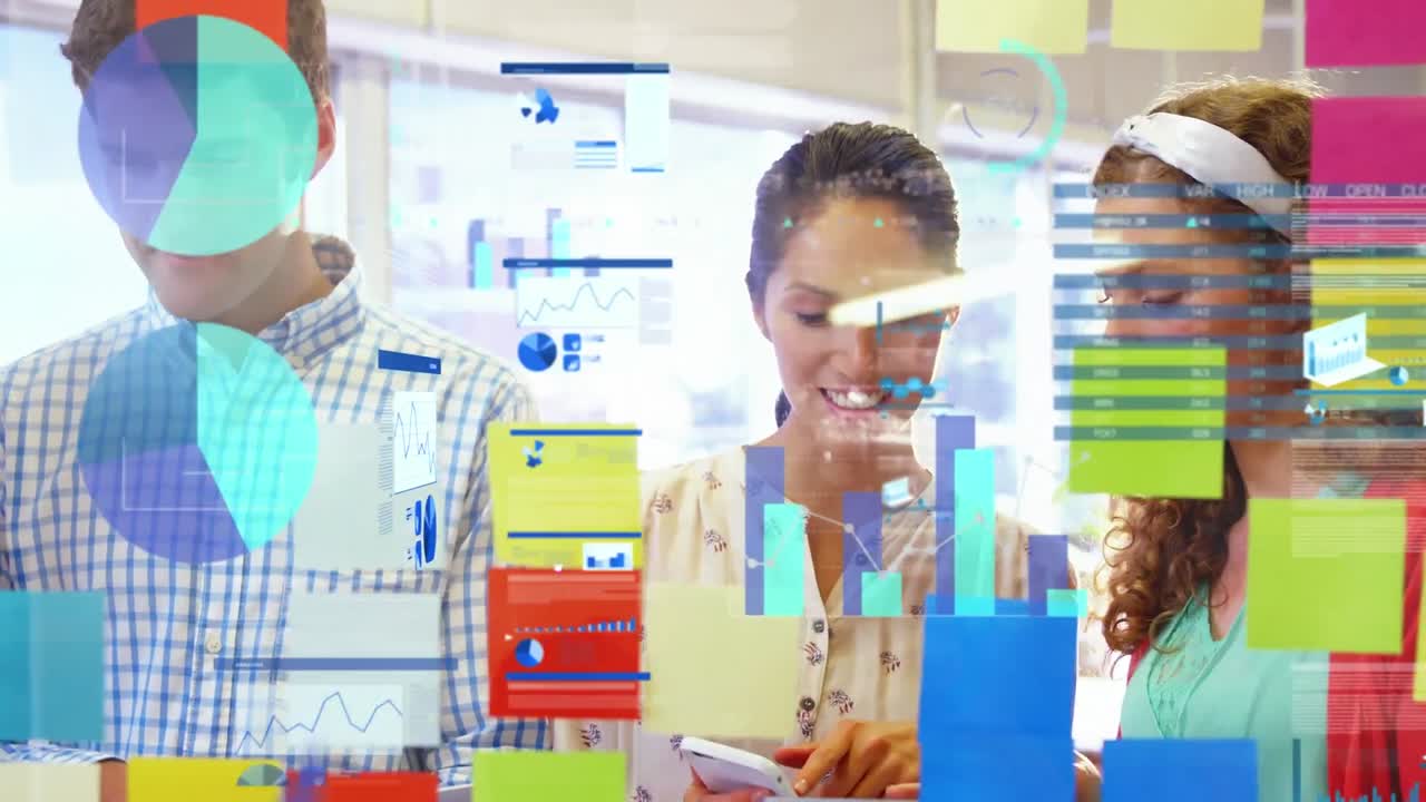 animación de las estadísticas y el procesamiento de datos sobre diversos empresarios en la oficina