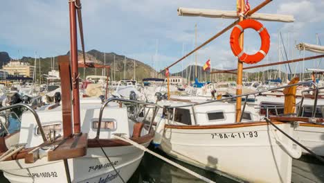 barcos de pollenca 4k 00